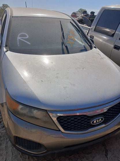 Seat Belt Second Row Passenger Side 2011 - 2015 Kia Sorento