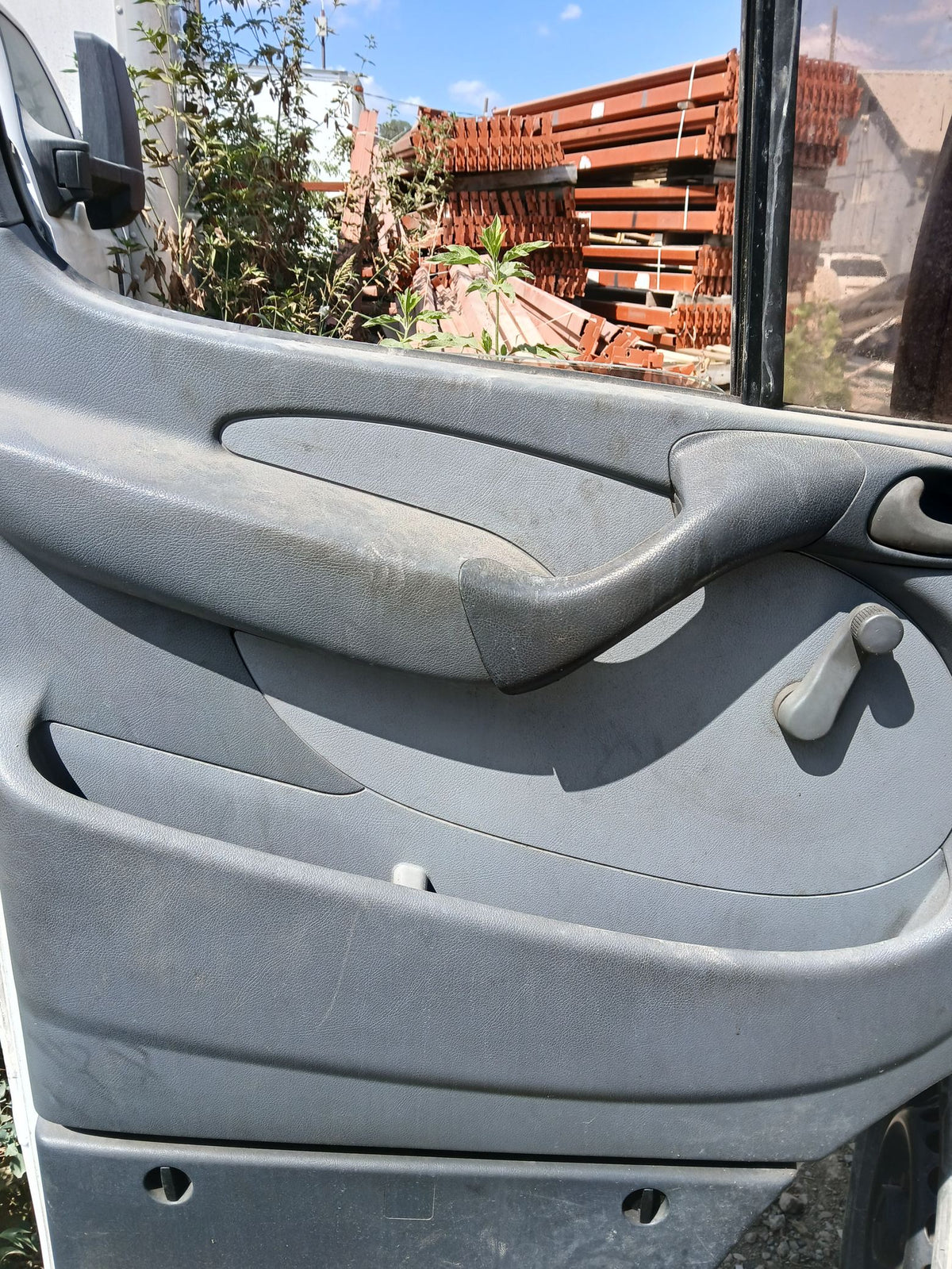 Rear Cargo Door Assembly Passenger Side 2003 - 2006 Dodge Sprinter Cargo