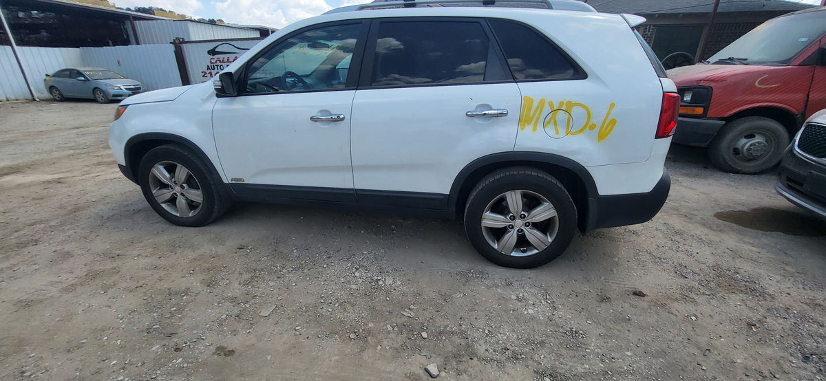 Headlight Passenger Side 2011 - 2015 Kia Sorento