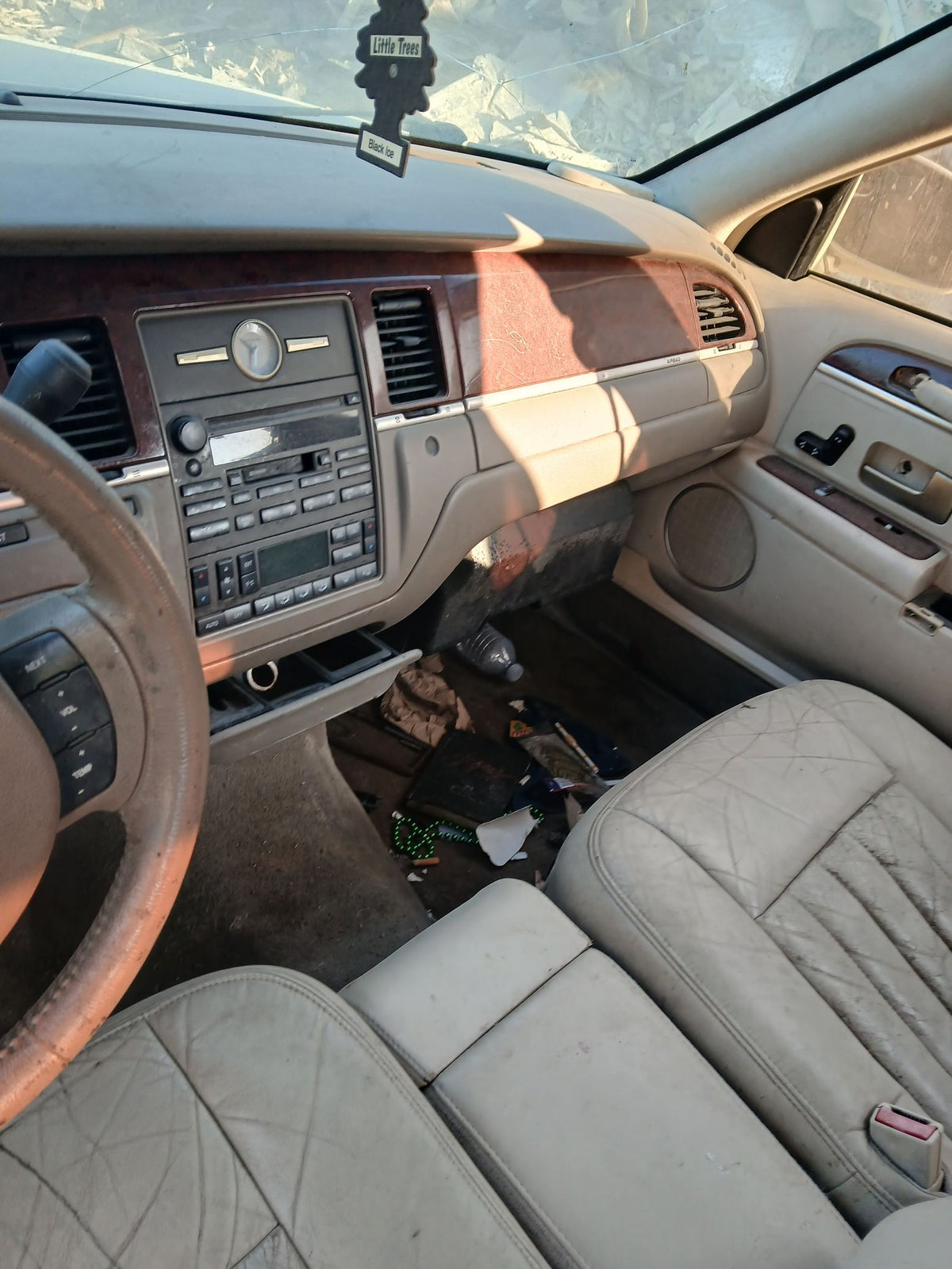 Brake Caliper Front Passenger Side 1998 - 2011 Lincoln Town Car