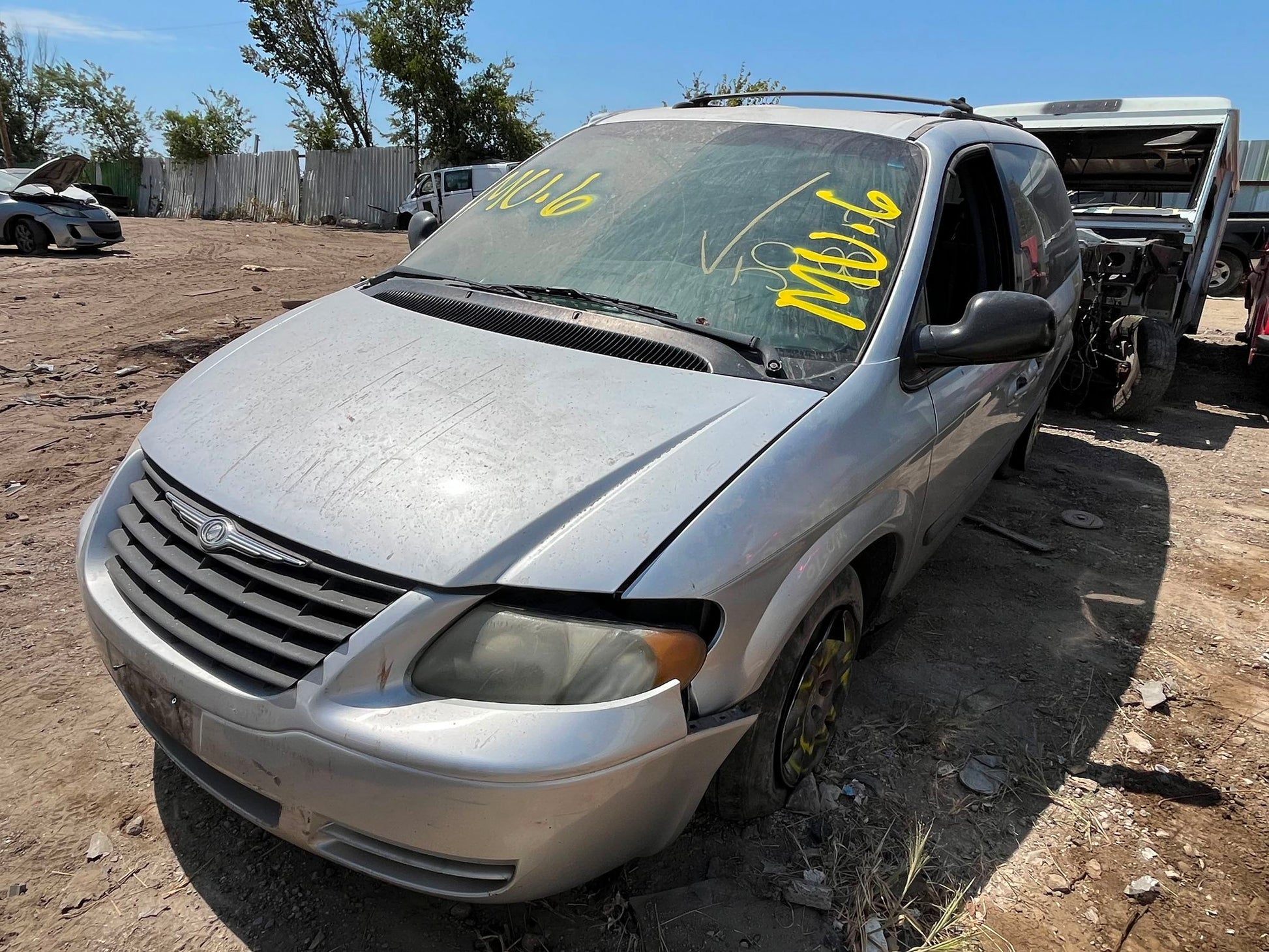 Fuel Injector Rail 2001 - 2007 Chrysler Town and Country