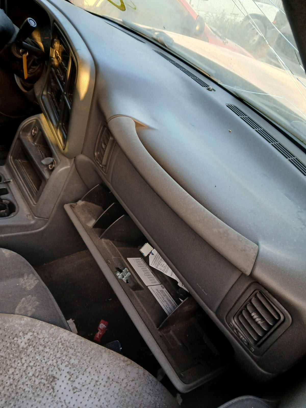 Fuse Box Underhood 1999 - 2006 GMC Sierra 1500