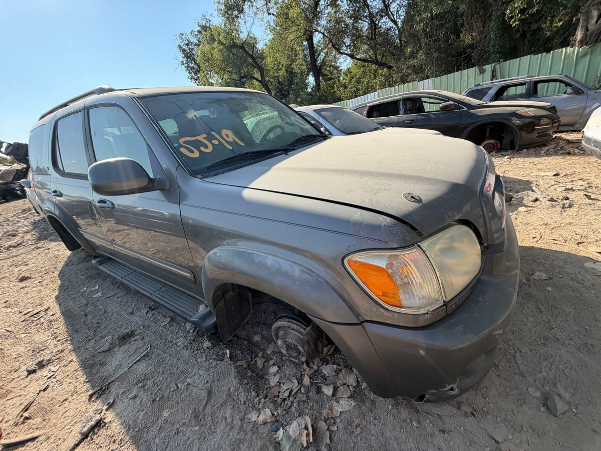 Seat Assembly Second Row Driver Side 2001 - 2007 Toyota Sequoia