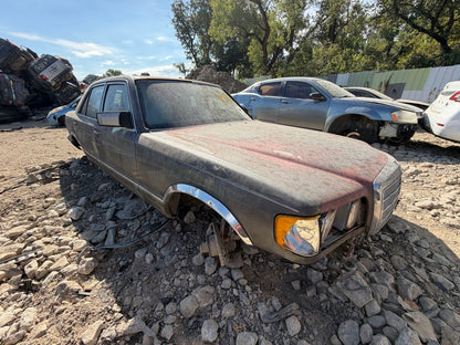 Seat Belt Buckle Rear 1981 - 1991 Mercedes Benz S-Class