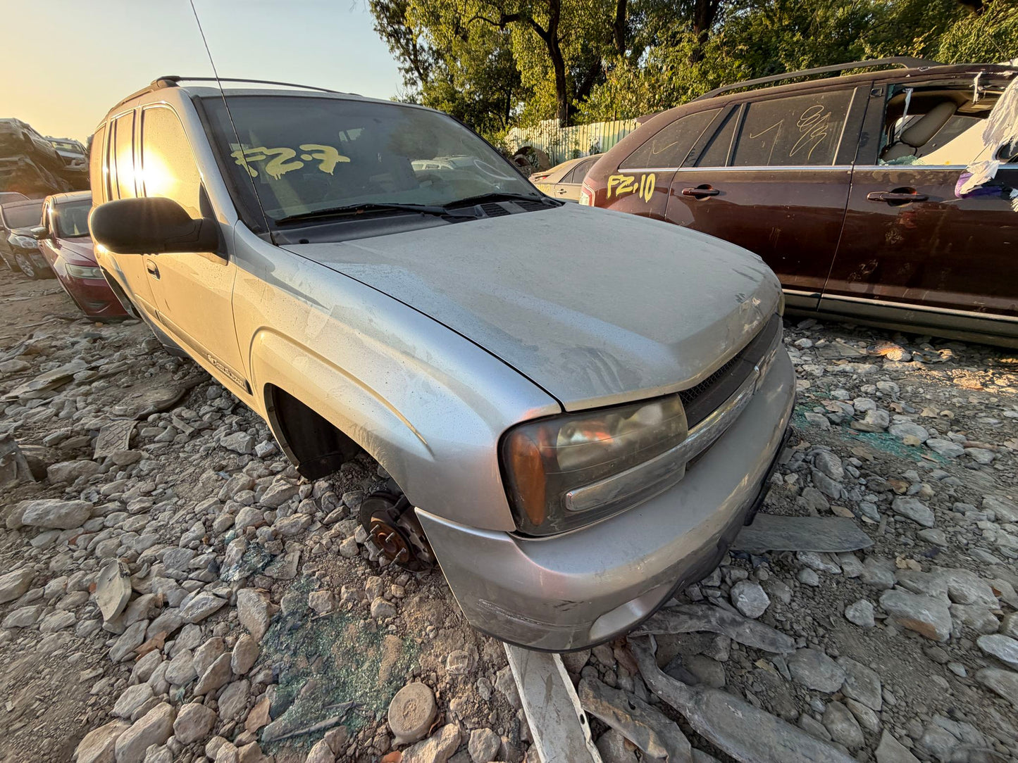 Knuckle Hub Assembly Front Passenger Side 2002 - 2009 Chevrolet TrailBlazer (mid-size)