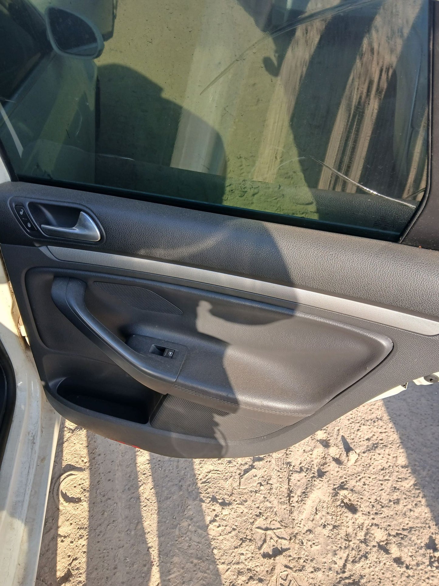 Door Interior Handle Front Passenger Side 2006 - 2010 Volkswagen Jetta