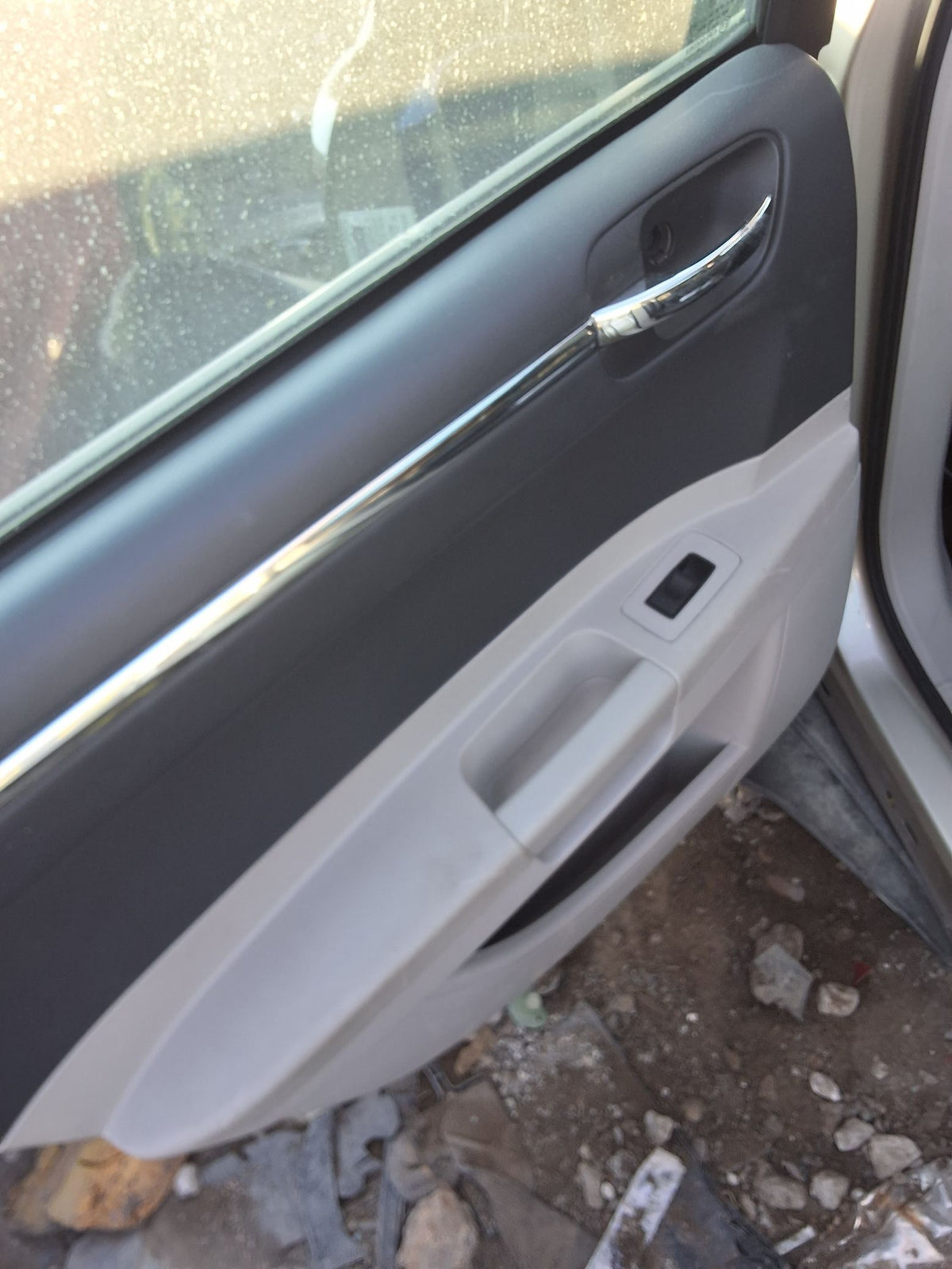 C-Pillar Trim Panel Passenger Side 2005 - 2010 Chrysler 300