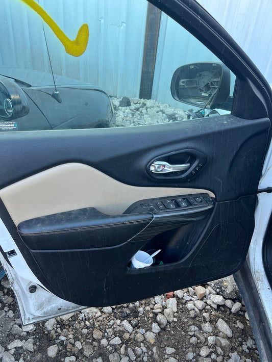 Fuse Box Interior 2014 - 2023 Jeep Cherokee