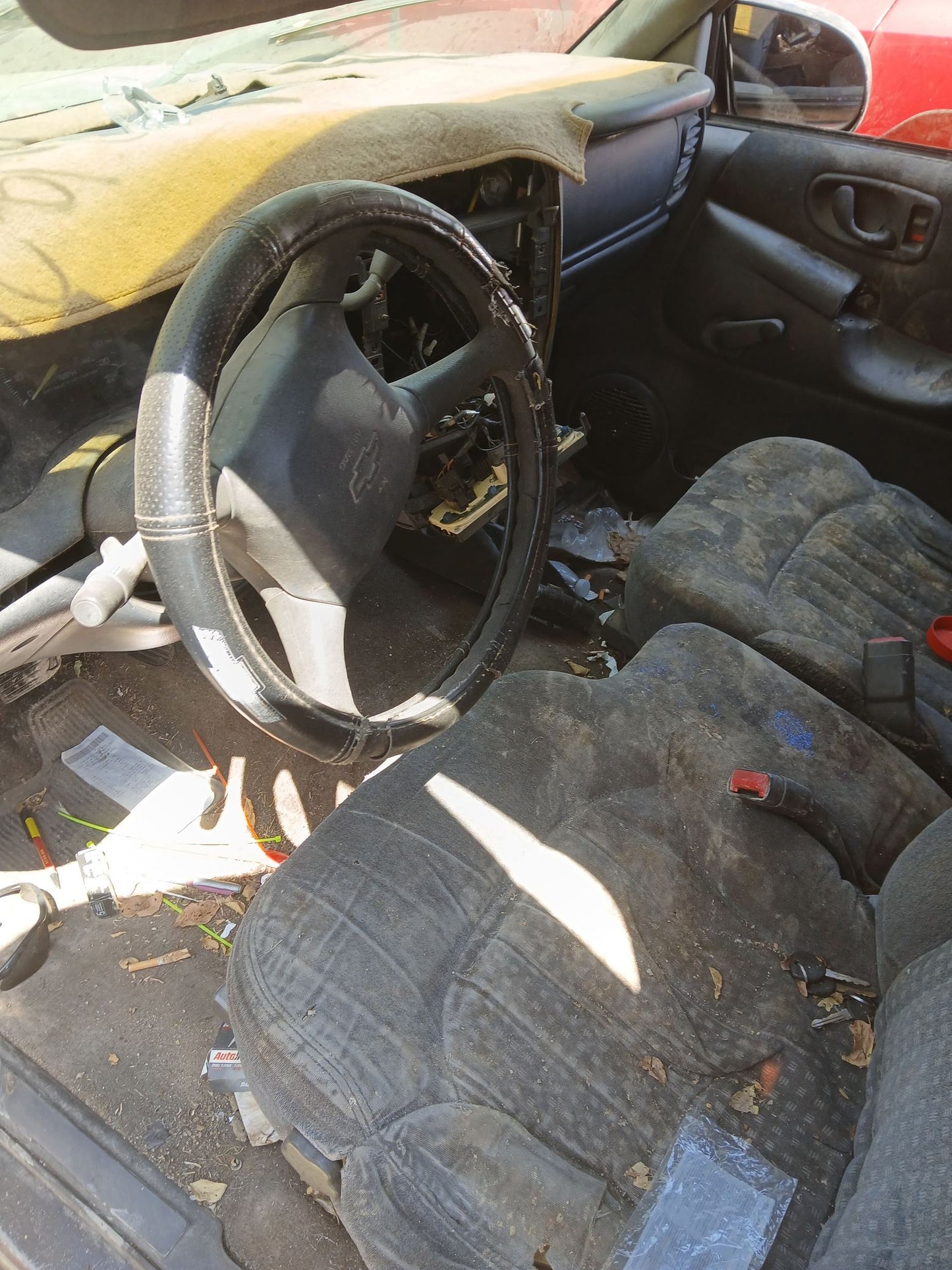 Steering Knuckle Front Driver Side 1994 - 2004 Chevrolet S-10