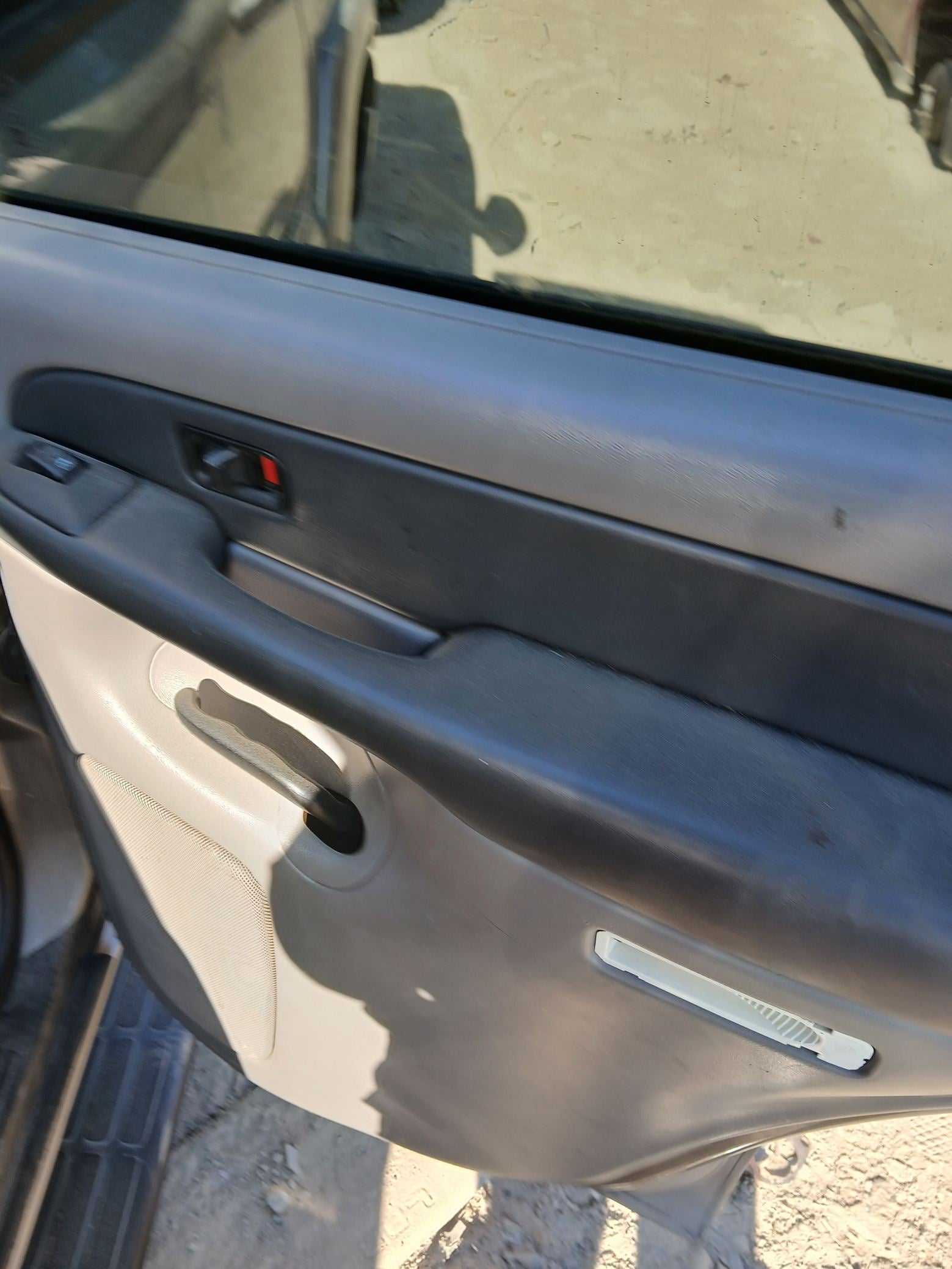 Headlight Passenger Side 2000 - 2006 Chevrolet Tahoe