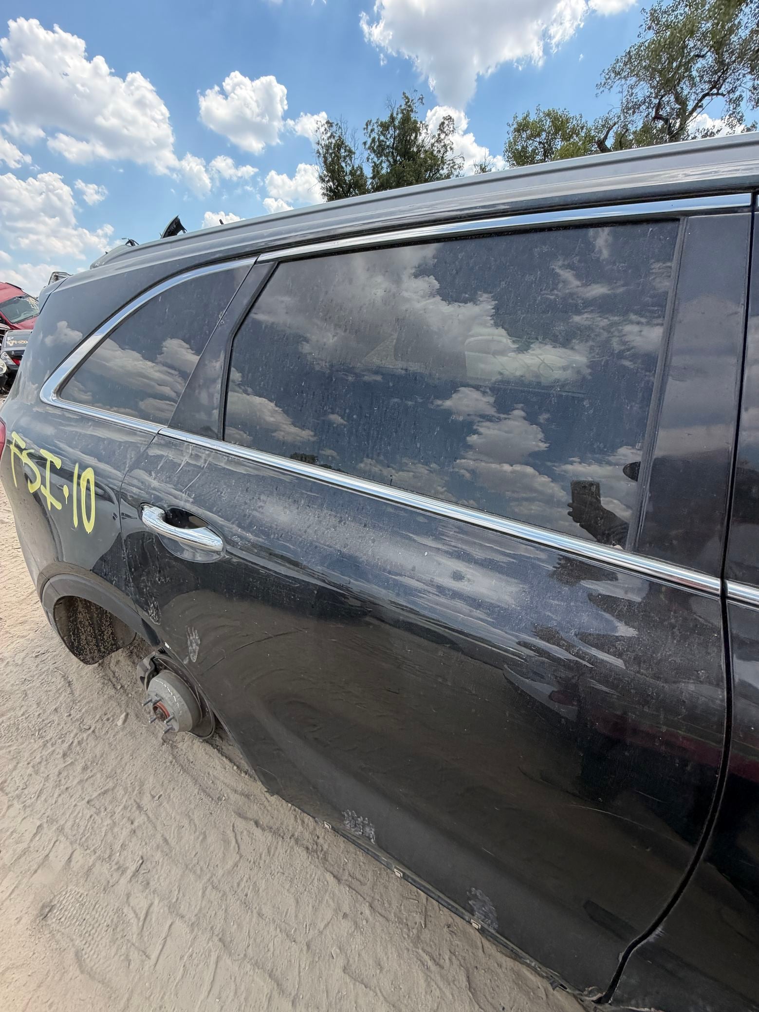 Exterior Door Handle Rear Driver Side 2016 - 2020 Kia Sorento