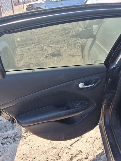 Door Window Glass Front Driver Side 2013 - 2016 Dodge Dart