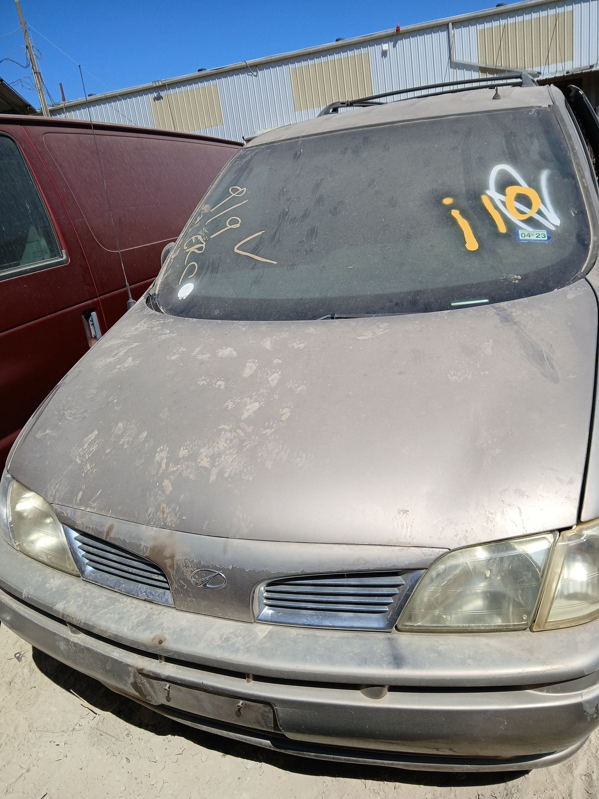 Steering Knuckle Hub Front Passenger Side 1997 - 2004 Oldsmobile Silhouette