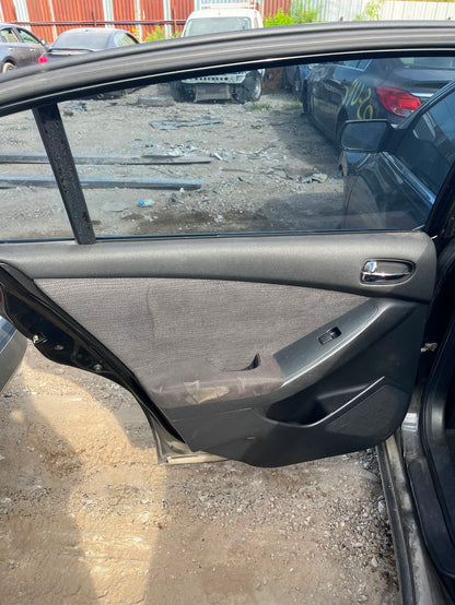 Door Trim Panel Front Passenger Side 2007 - 2012 Nissan Altima