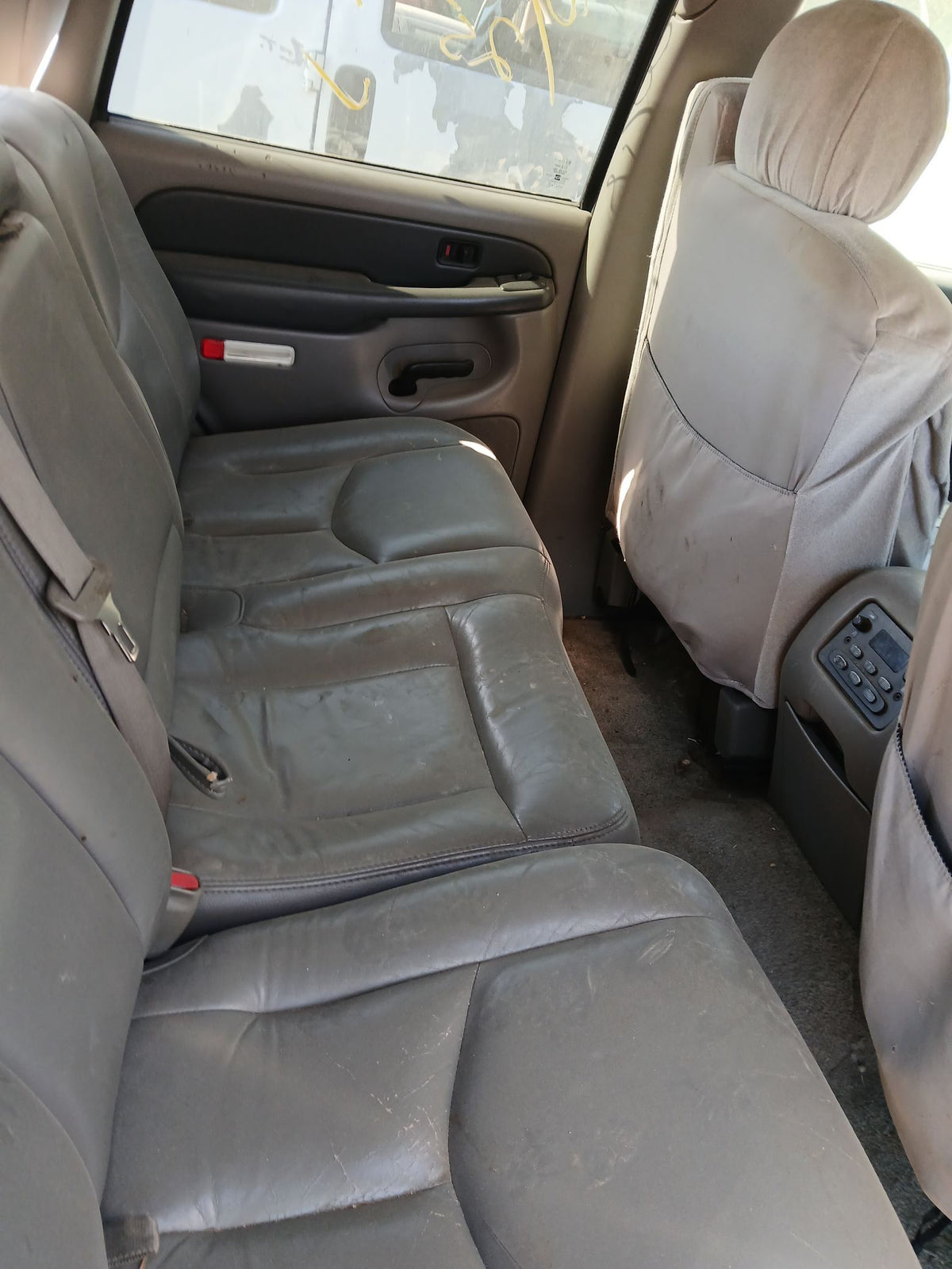 Body Side Molding Passenger Side 2000 - 2006 Chevrolet Tahoe