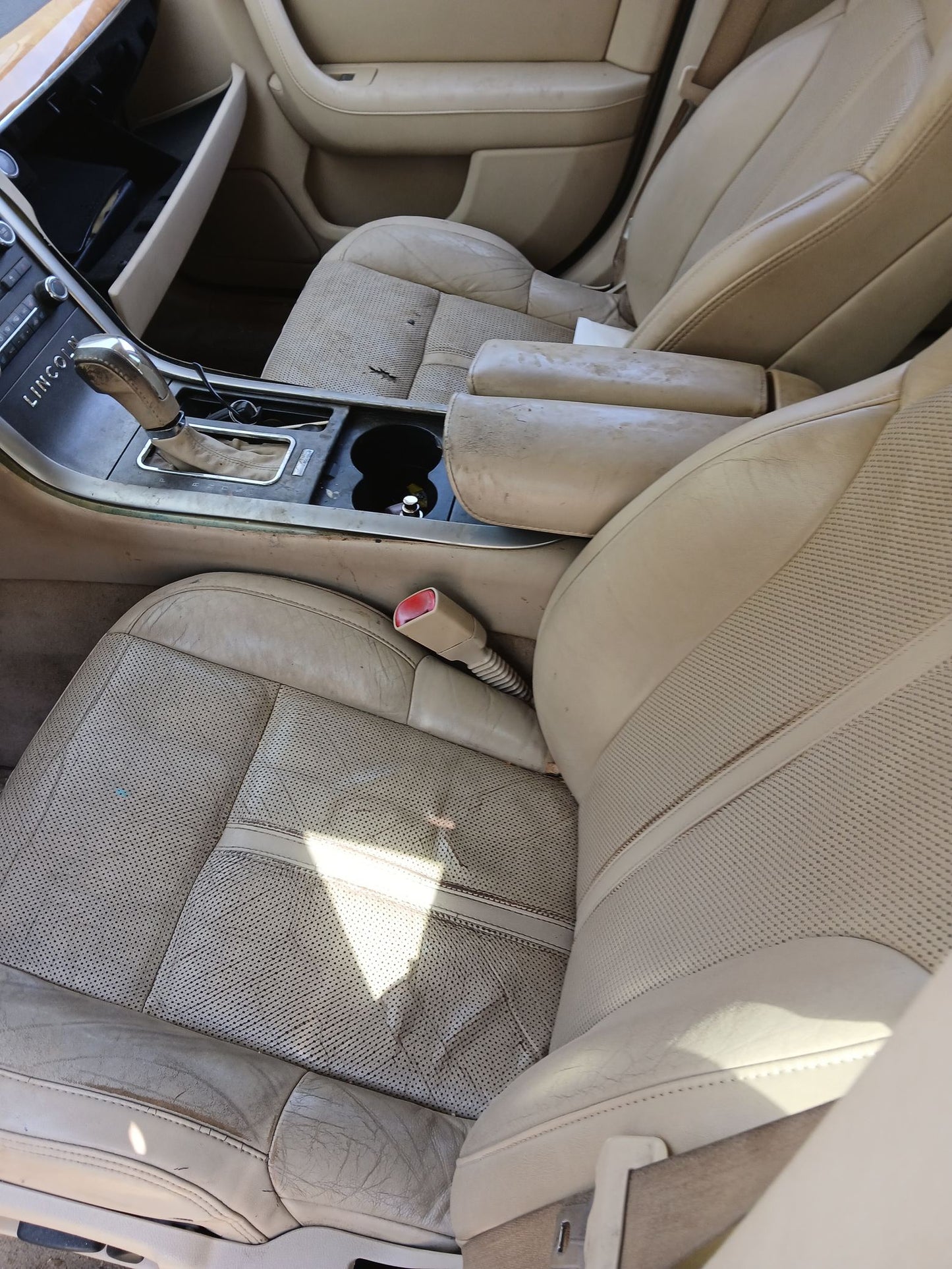Tail Light Outer Passenger Side 2009 - 2016 Lincoln MKS