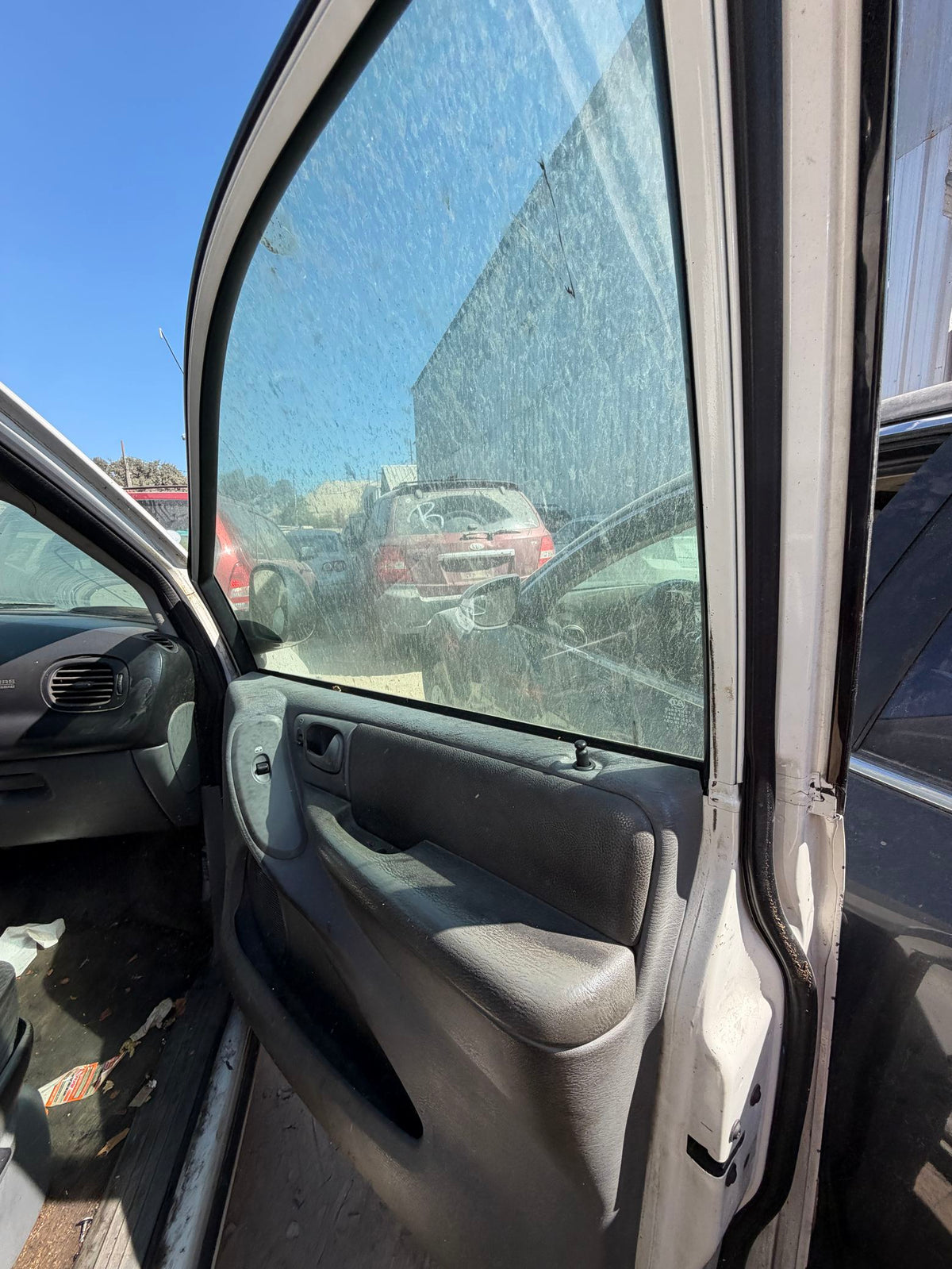 Fender Front Driver Side 2001 - 2007 Dodge Grand Caravan