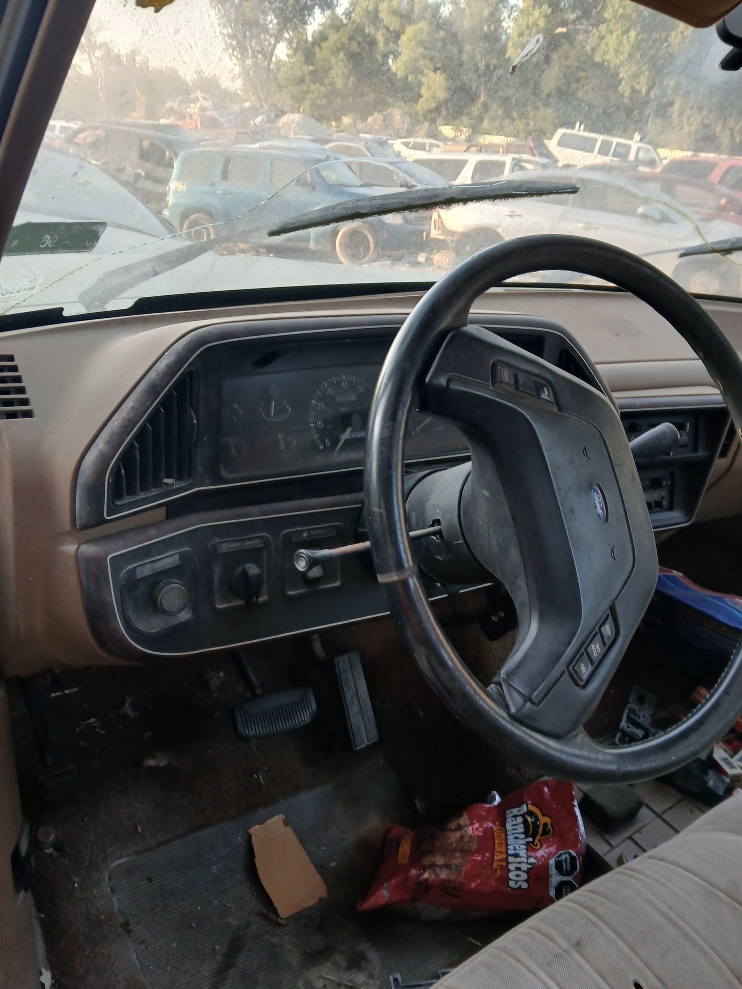 Spindle Steering Knuckle Front Driver Side 1987 - 1991 Ford F-250