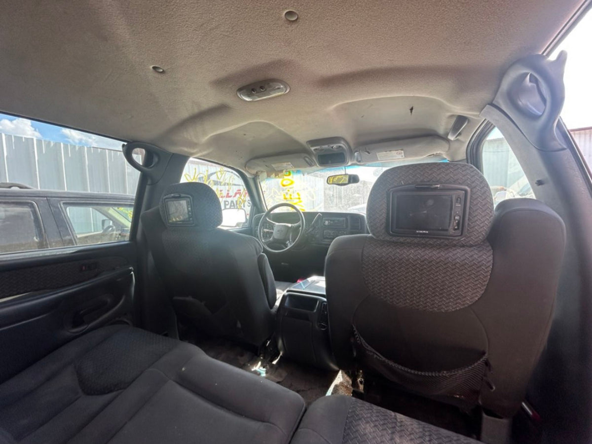 Fog Light Passenger Side 2002 - 2006 Chevrolet Avalanche