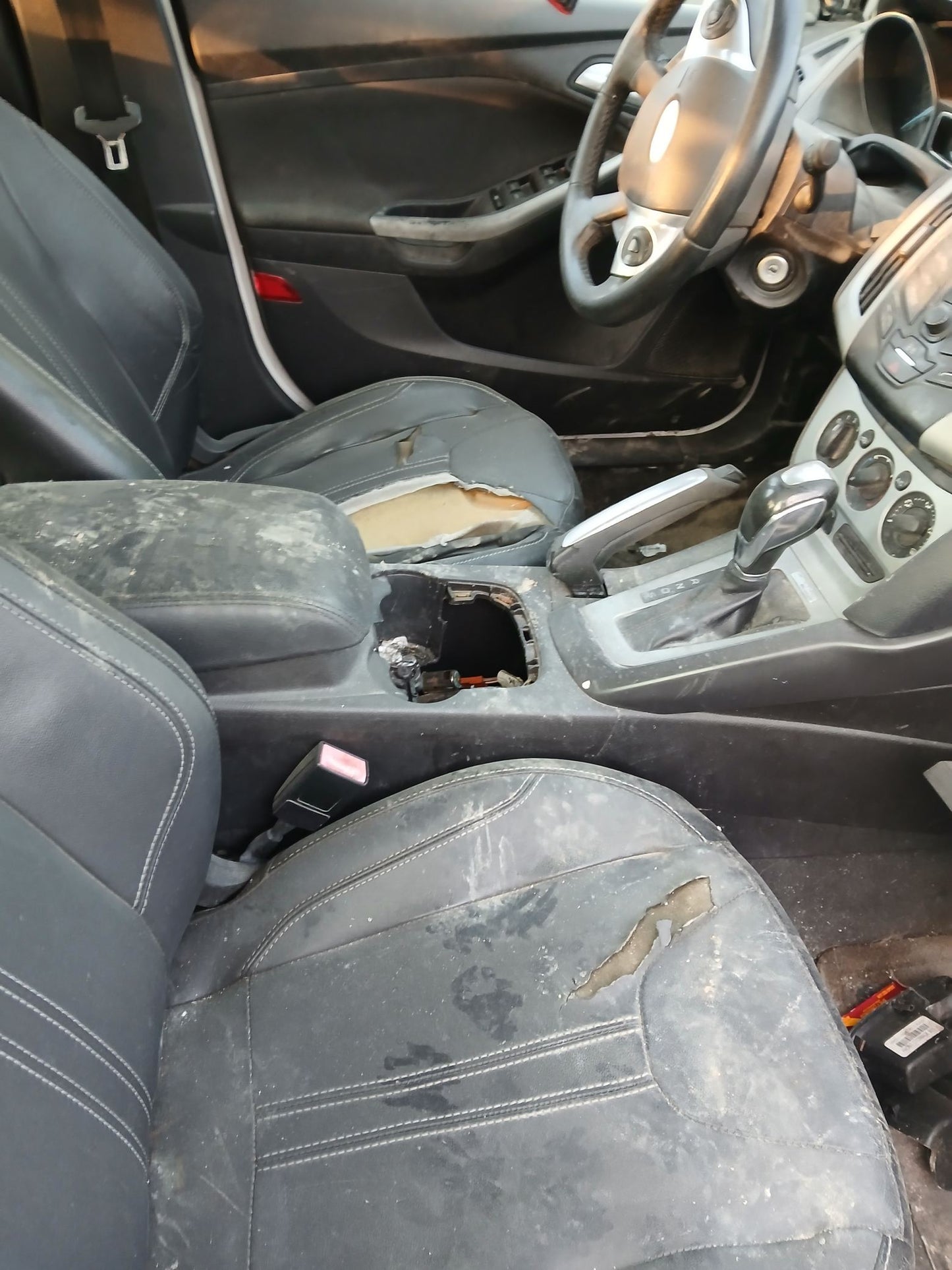 Knuckle Hub Front Passenger Side 2012 - 2018 Ford Focus