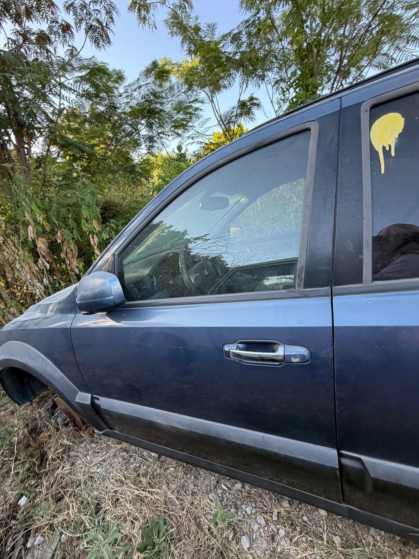 Quarter Window Glass Passenger Side 2003 - 2009 Kia Sorento