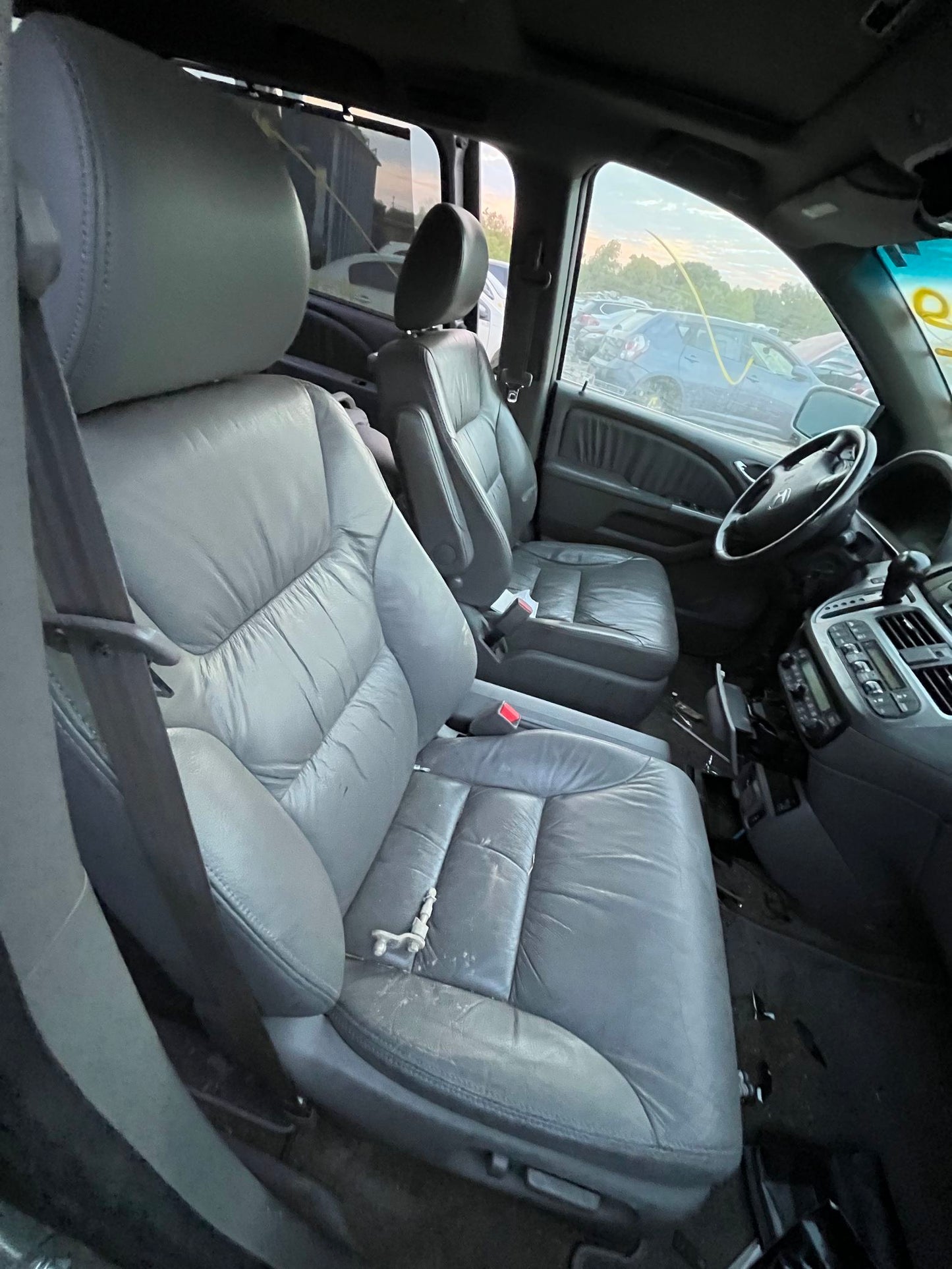 Door Window Glass Front Passenger Side 2005 - 2010 Honda Odyssey
