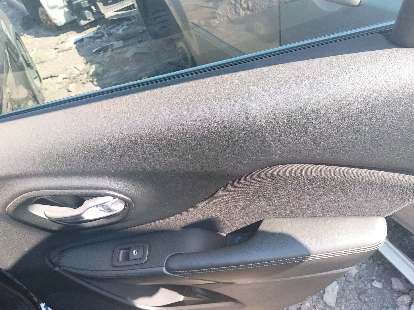Quarter Window Glass Passenger Side 2014 - 2023 Jeep Cherokee