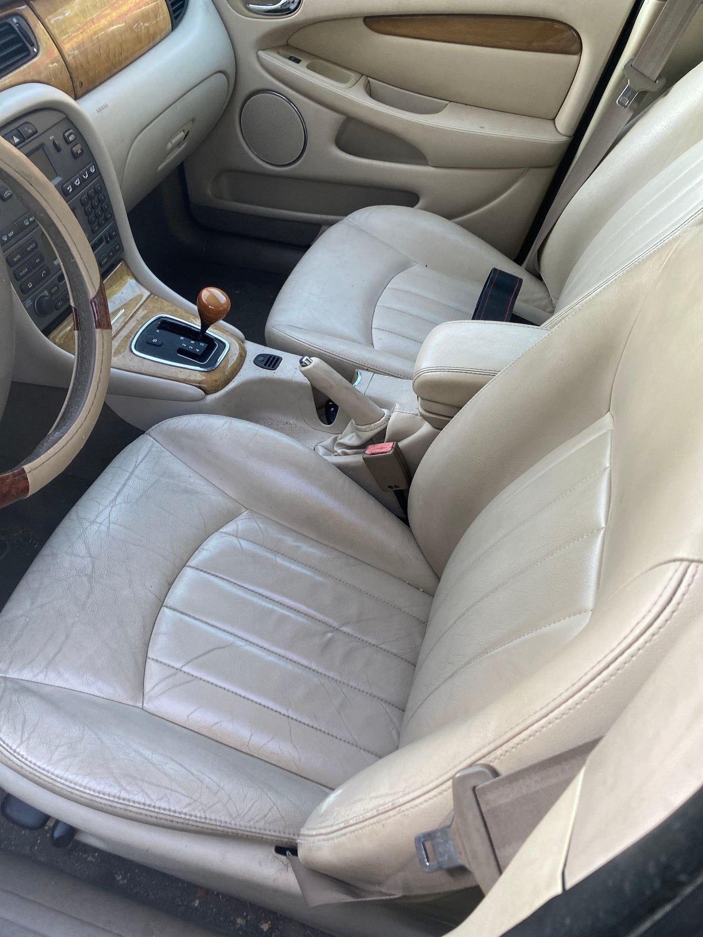 C-Pillar Trim Panel Passenger Side 2002 - 2008 Jaguar X-Type