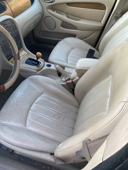 Fender Front Driver Side 2002 - 2008 Jaguar X-Type
