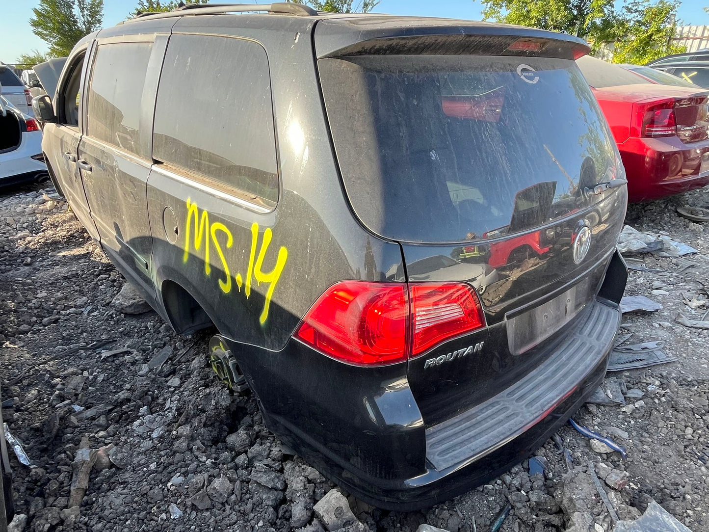 Control Arm Front Driver Side Lower 2009 - 2013 Volkswagen Routan