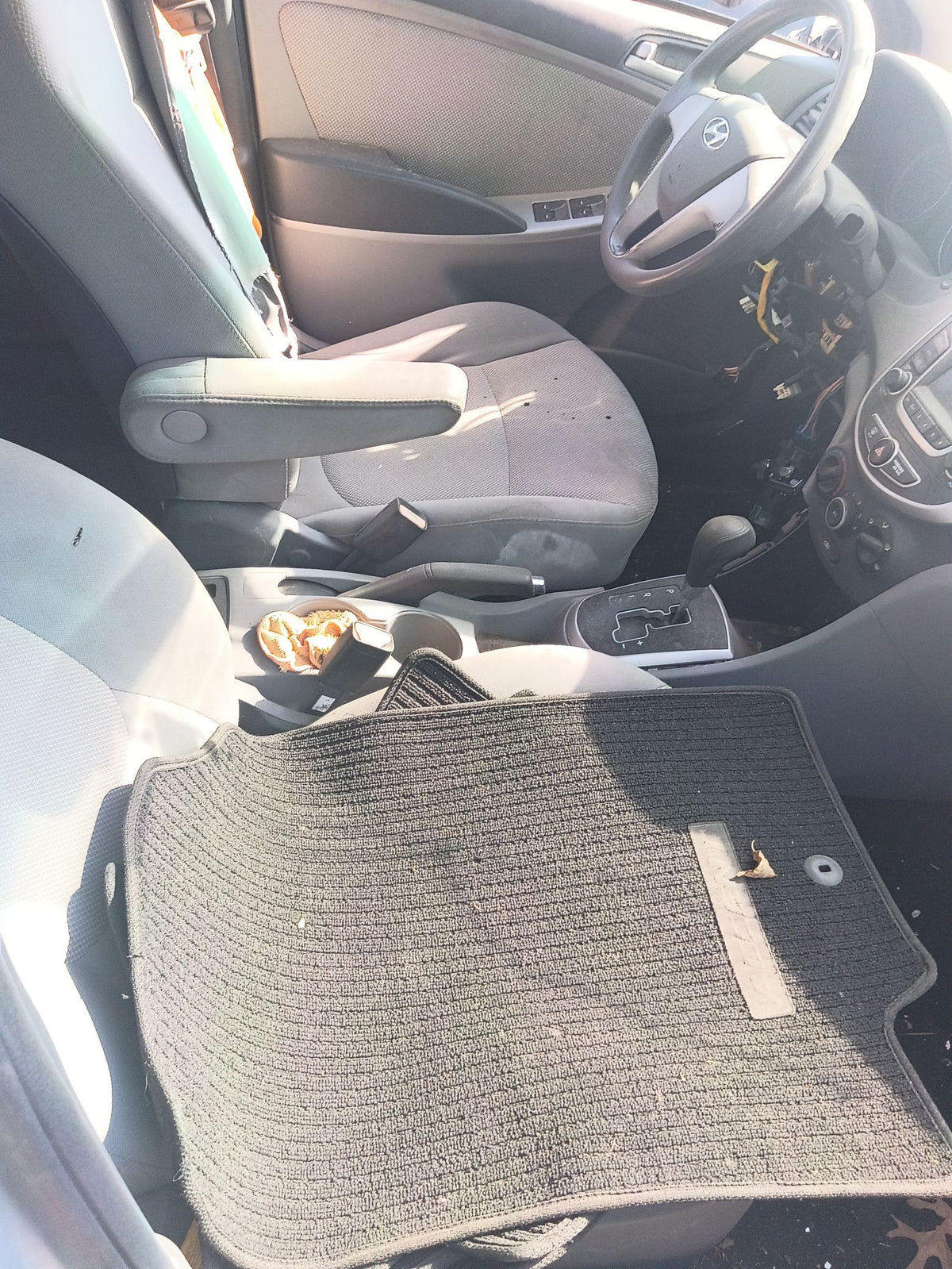 Door Interior Handle Front Driver Side 2012 - 2017 Hyundai Accent