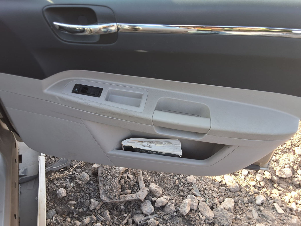 Door Trim Panel Rear Passenger Side 2005 - 2010 Chrysler 300