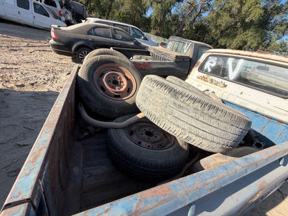 Side Marker Lamp Front Driver Side 2079 - 1983 Toyota Pickup