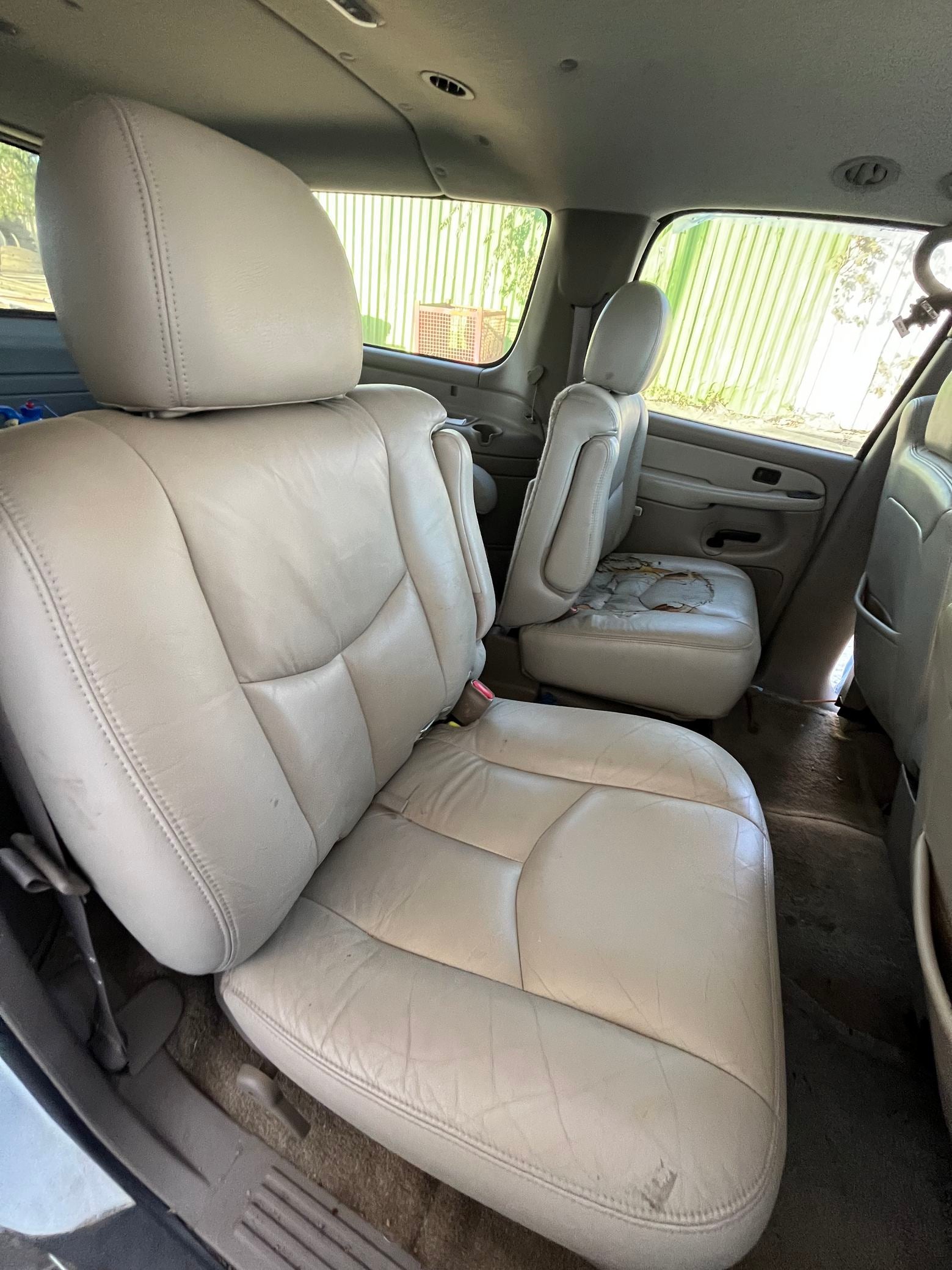 Seat Belt Rear Driver Side 2000 - 2006 GMC Yukon