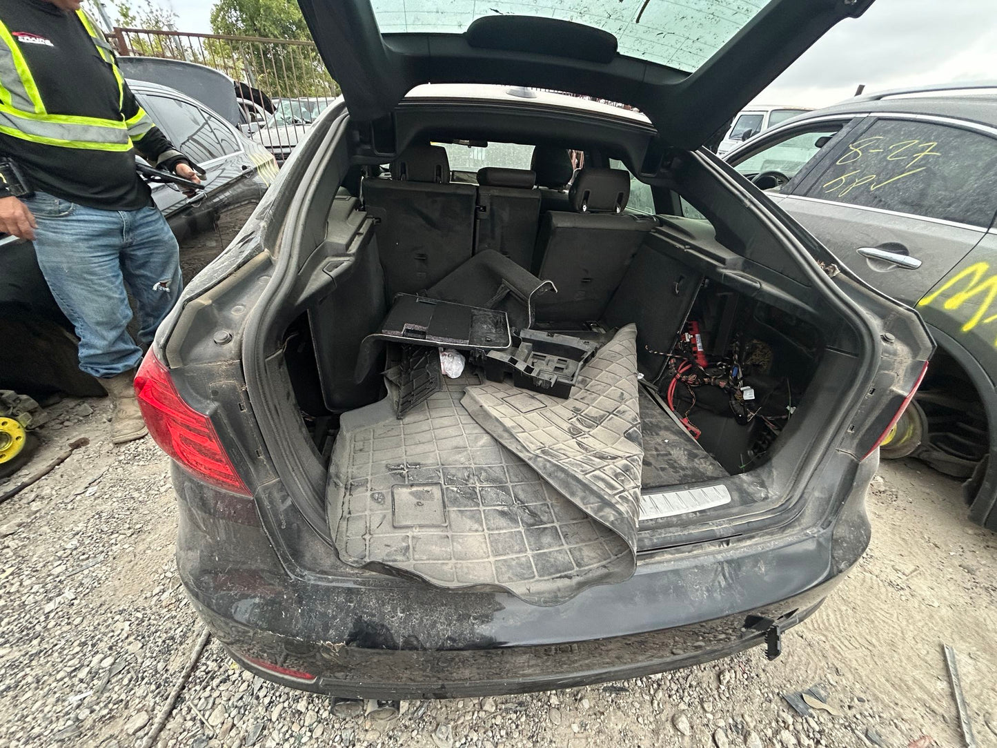 Fuse Box Engine Compartment 2014 - 2019 BMW 3 Series Gran Turismo