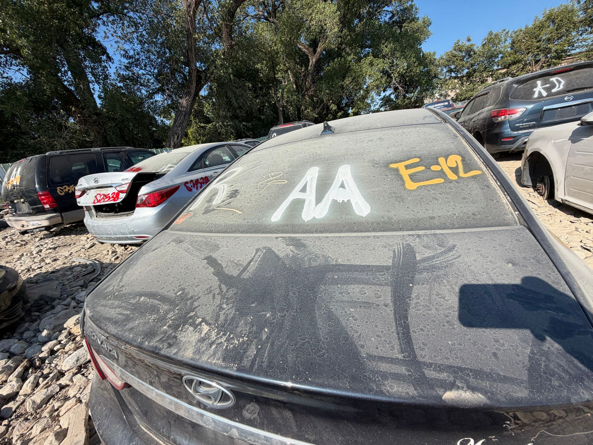 Seat Belt Rear Center 2011 - 2014 Hyundai Sonata