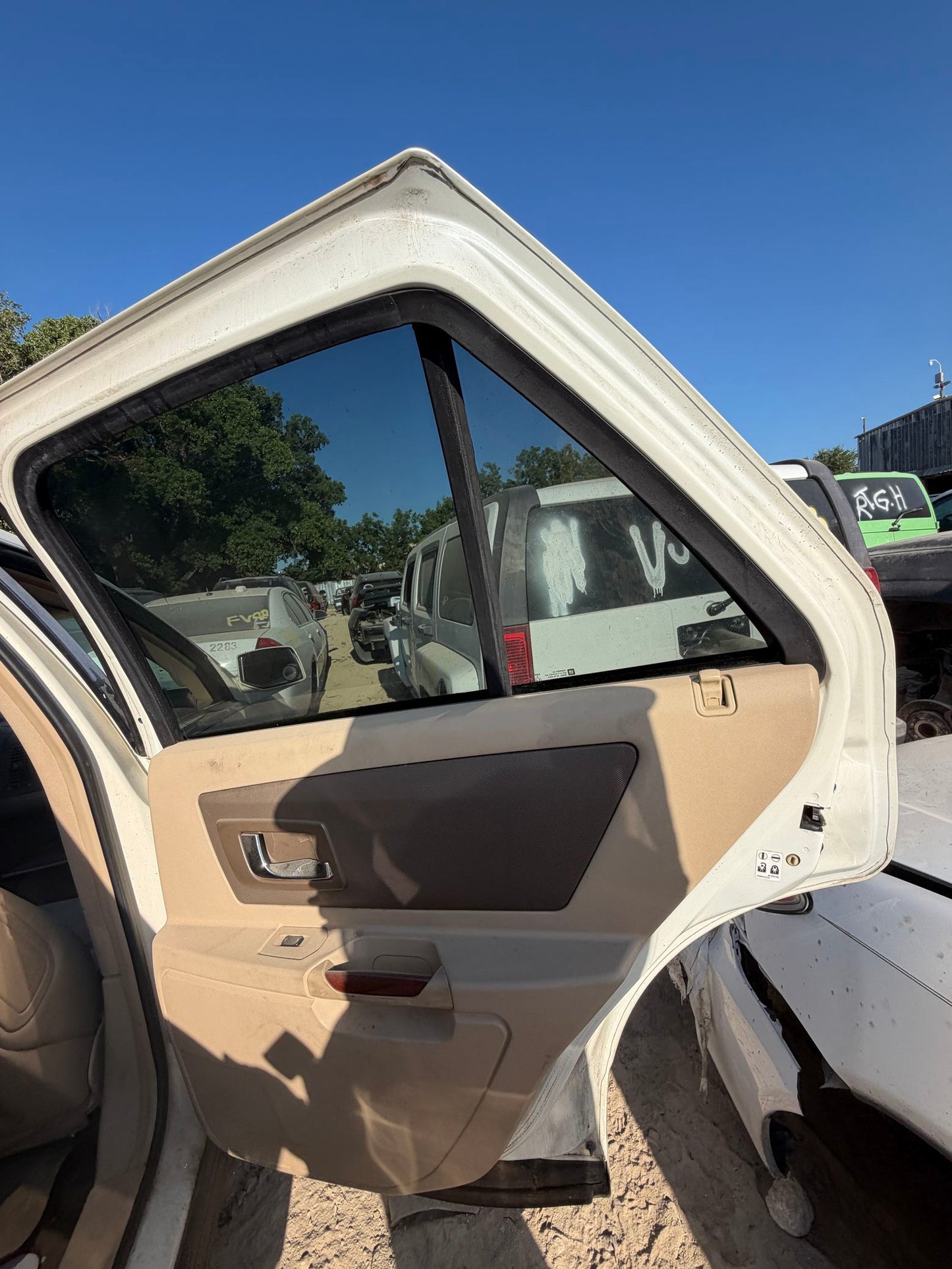 Door Window Glass Rear Driver Side 2004 - 2009 Cadillac SRX