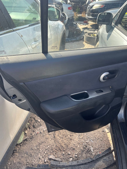 Headlight Passenger Side 2007 - 2011 Nissan Versa