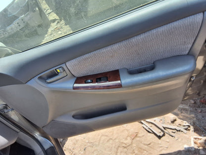 Headlight Driver Side 2003 - 2008 Toyota Corolla
