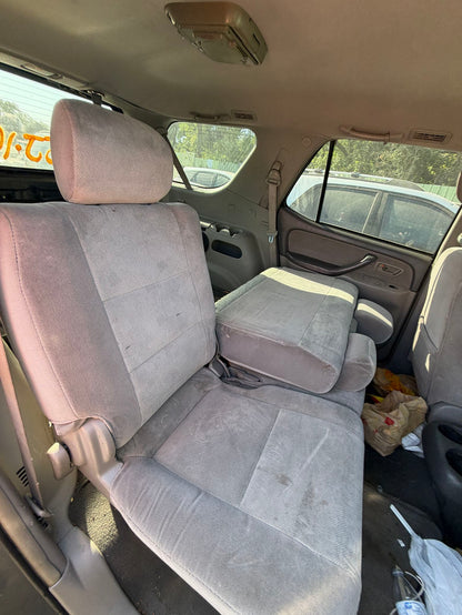 Door Trim Panel Front Passenger Side 2001 - 2007 Toyota Sequoia