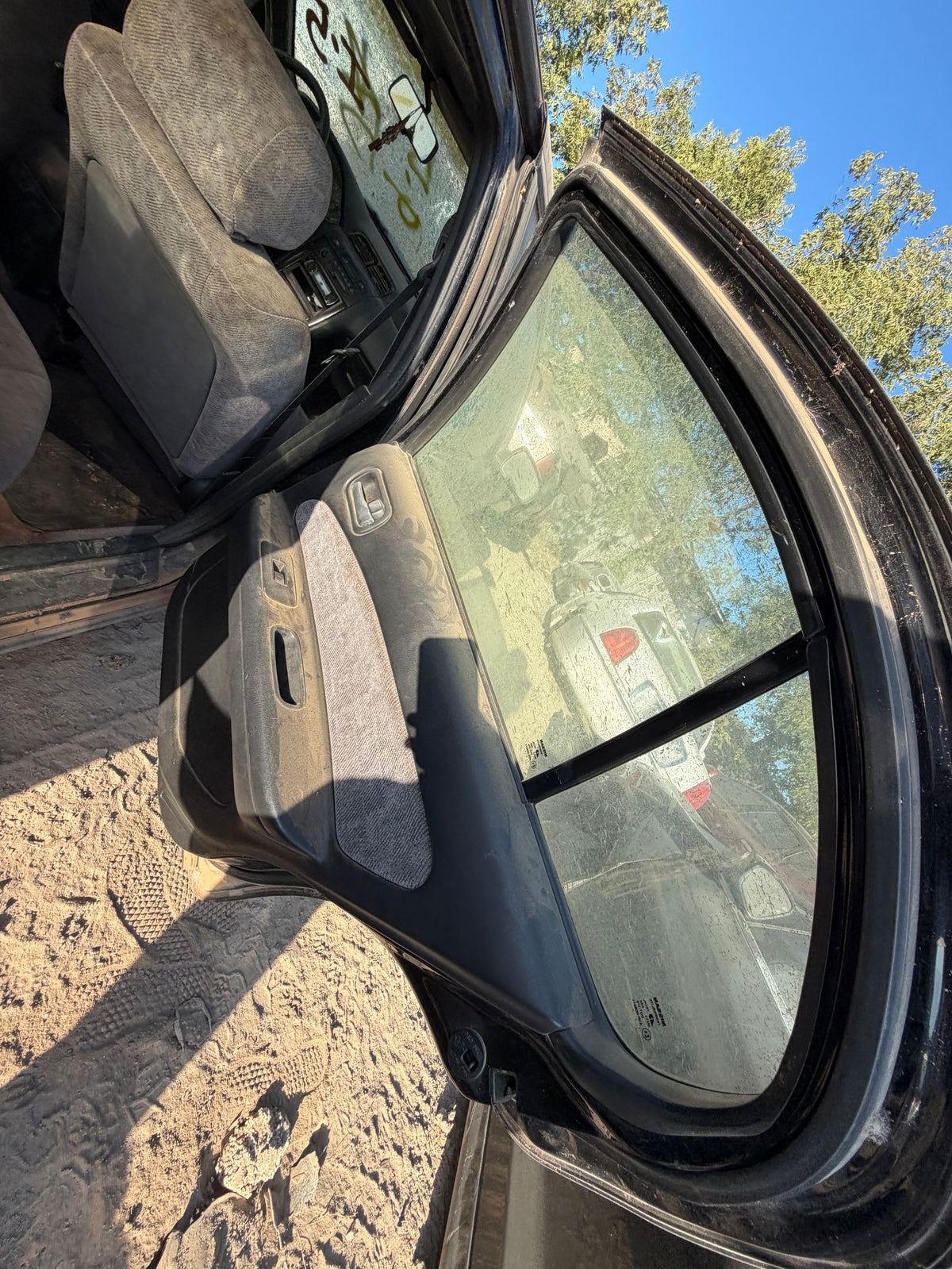 Steering Knuckle Front Passenger Side 1995 - 1999 Nissan Maxima