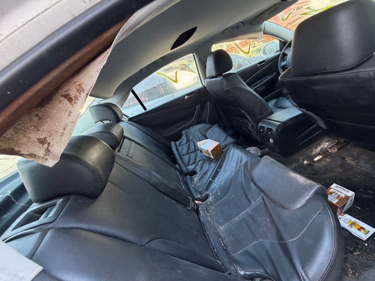 Door Window Glass Rear Passenger Side 2006 - 2010 Volkswagen Passat