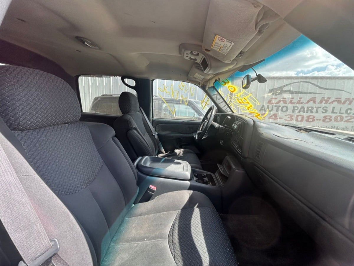 Door Trim Panel Front Passenger Side 2002 - 2006 Chevrolet Avalanche