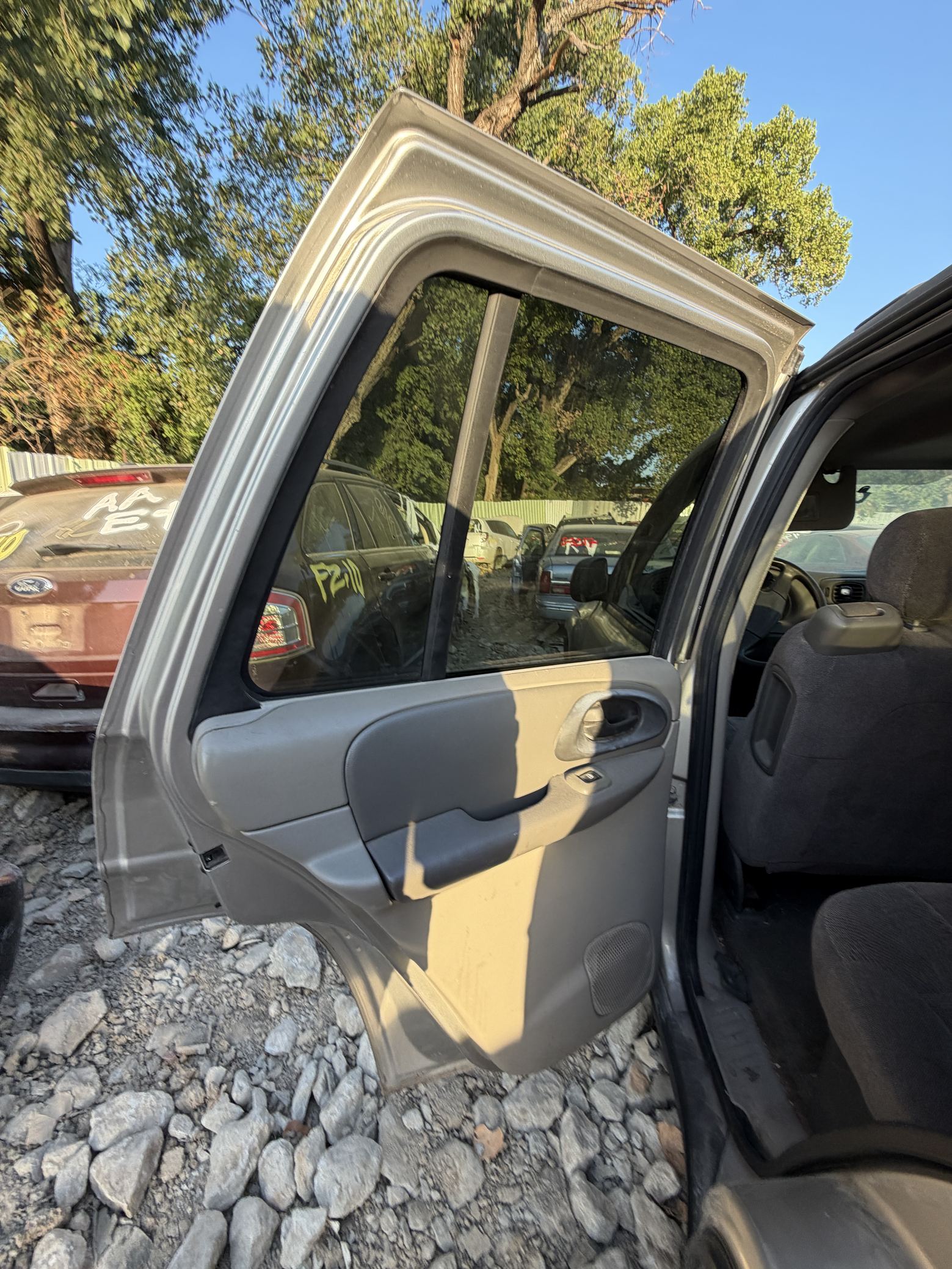 Fuse Box Engine Compartment 2002 - 2009 Chevrolet TrailBlazer (mid-size)
