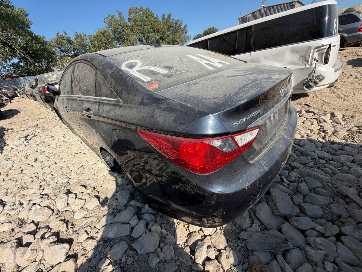 Seat Belt Rear Center 2011 - 2014 Hyundai Sonata