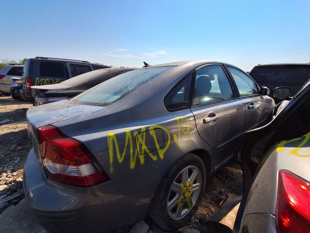 Exterior Door Handle Front Driver Side 2000 - 2004 Volvo S40