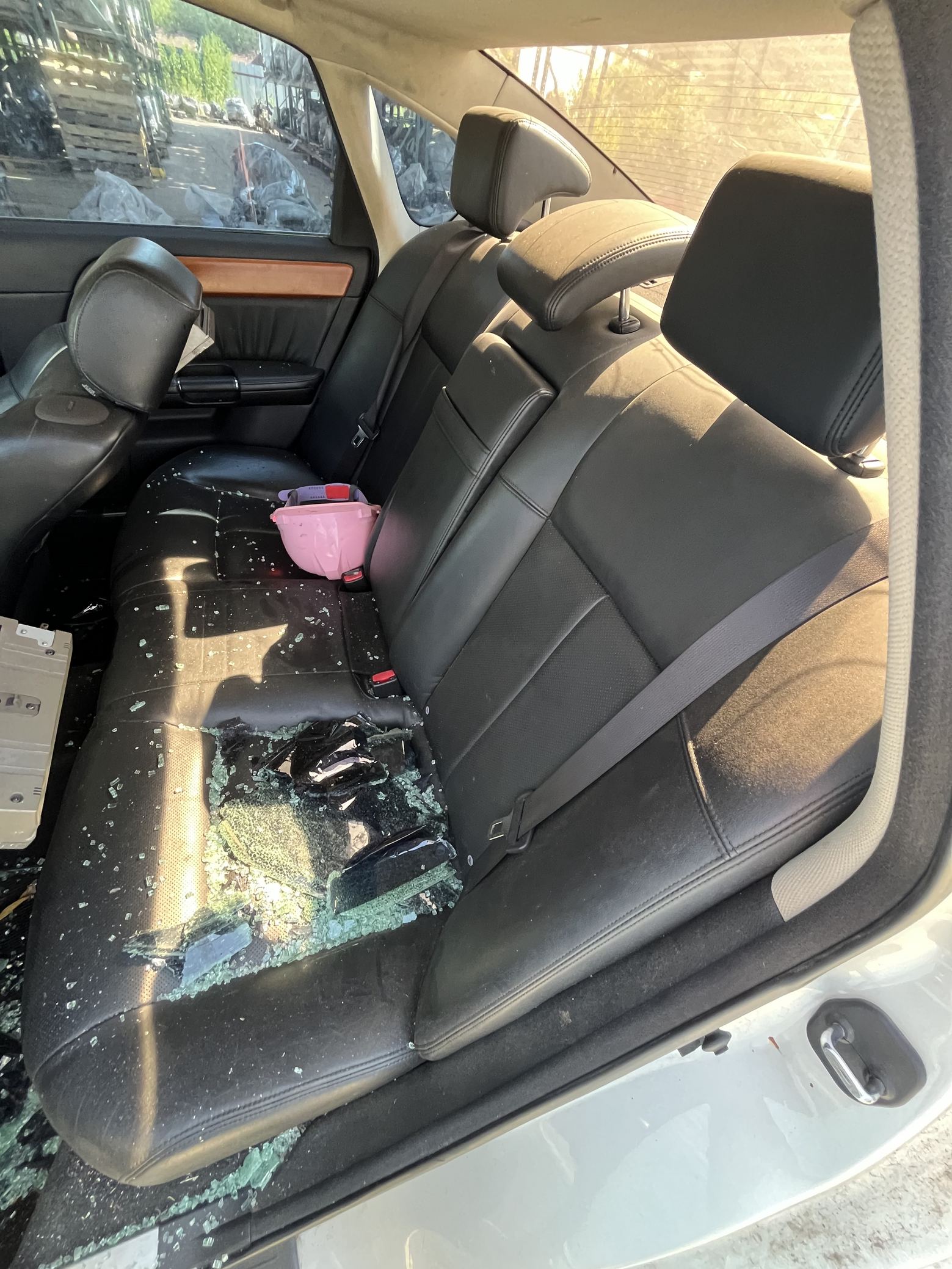 Door Trim Panel Front Driver Side 2006 - 2010 Infiniti M35
