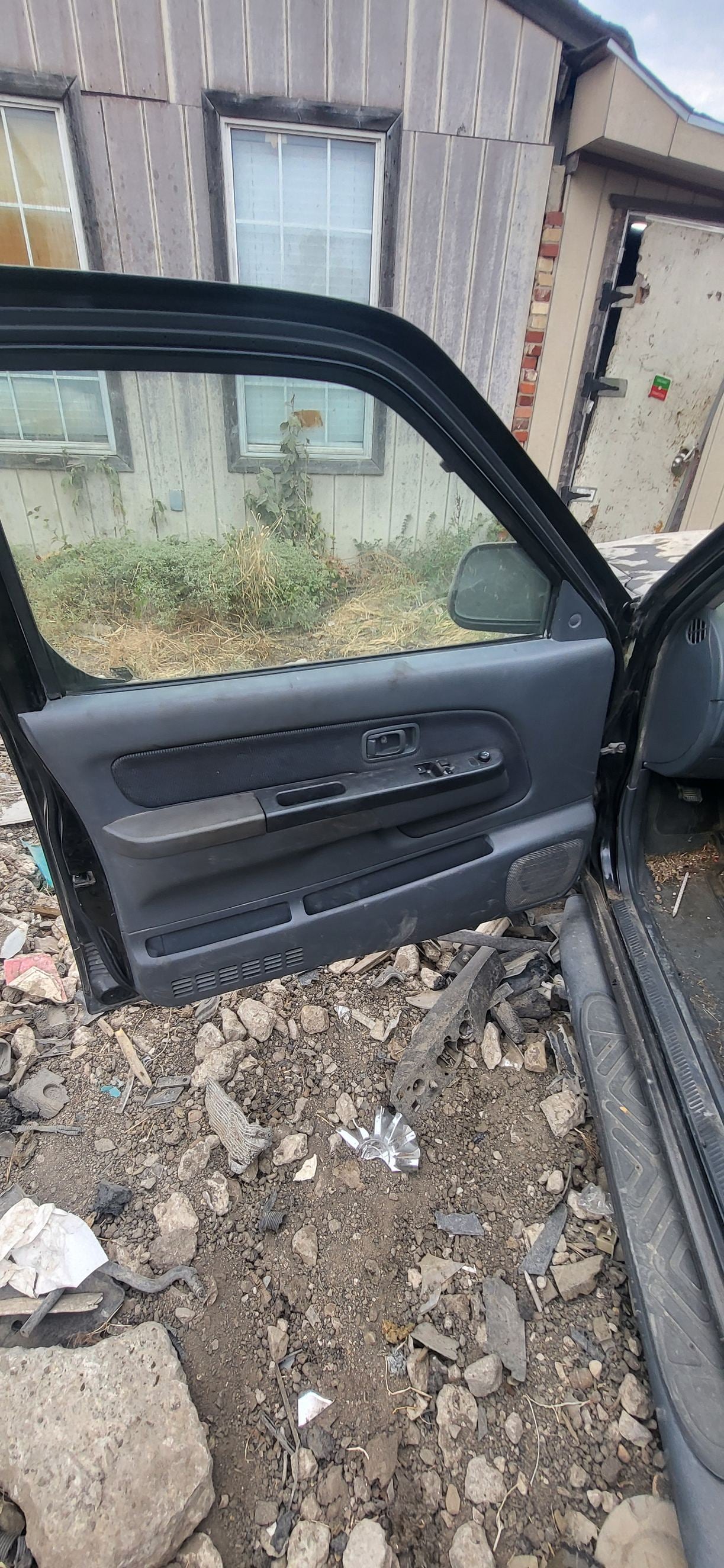 Seat Assembly Rear Jump Driver Side 1998 - 2004 Nissan Frontier