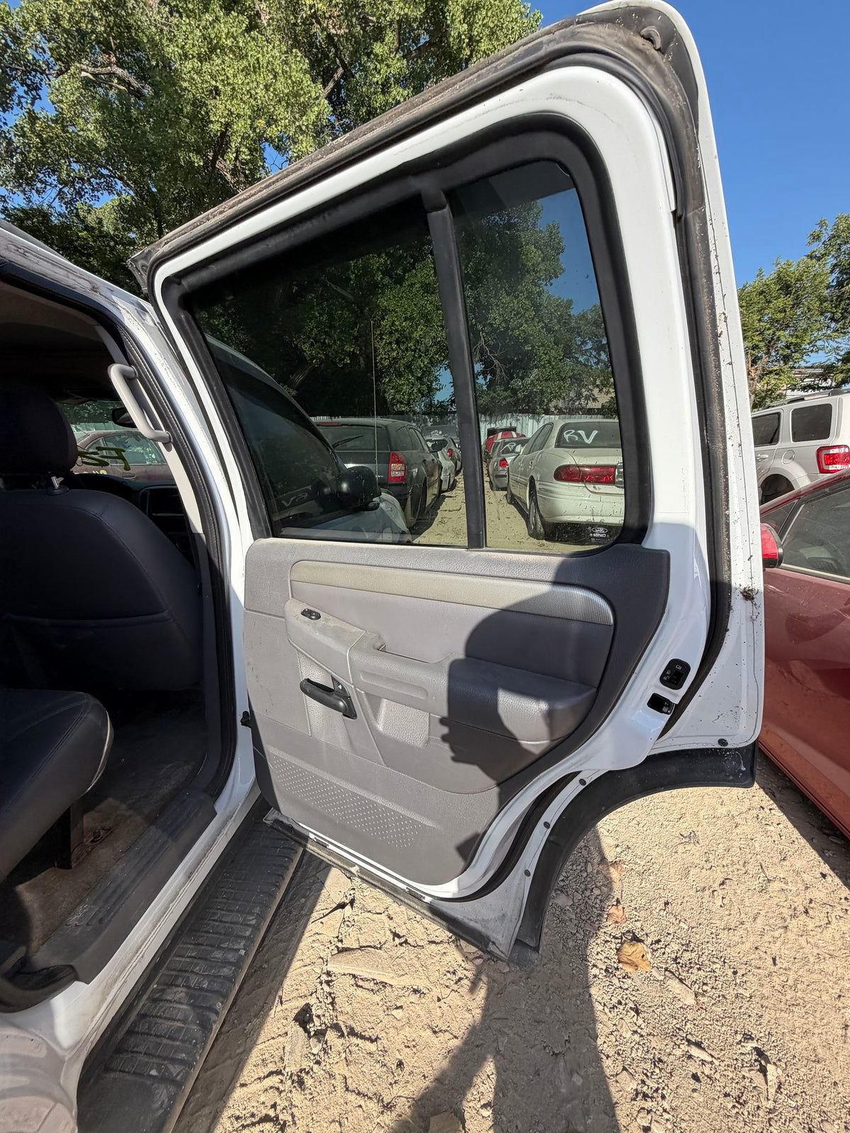 Door Interior Handle Front Driver Side 2002 - 2005 Ford Explorer