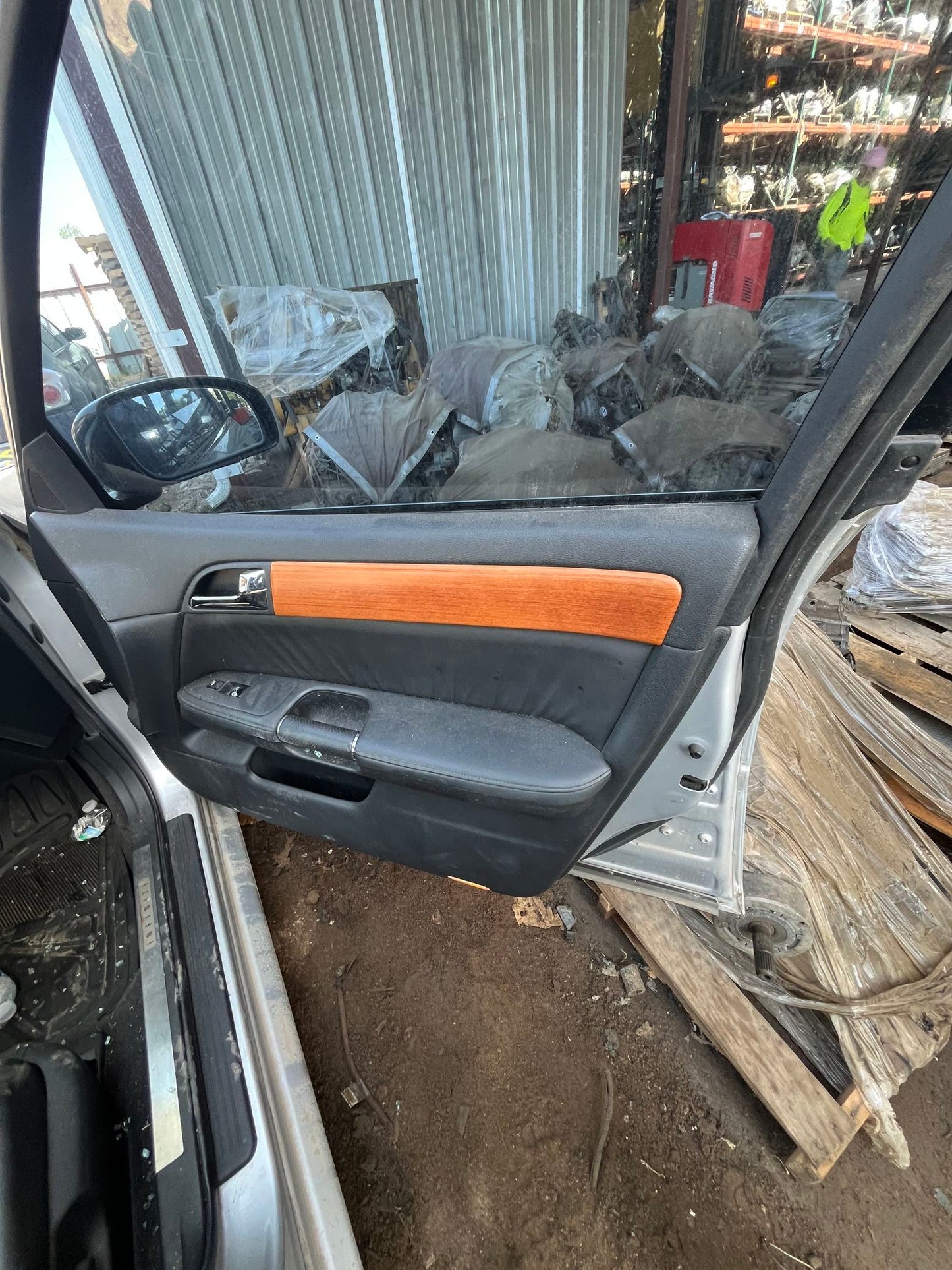 Intake Manifold Lower 2006 - 2010 Infiniti M35